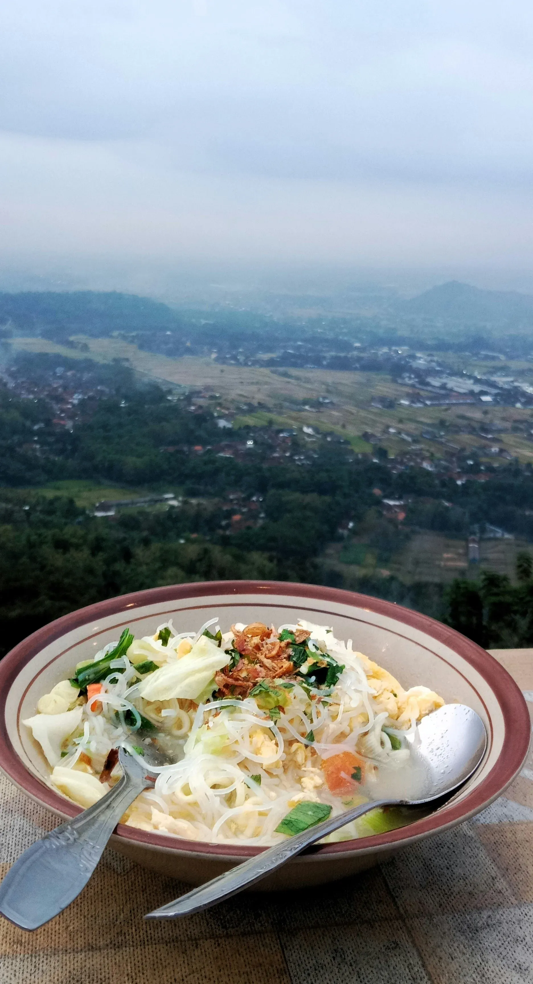 fideos típicos de indonesia.