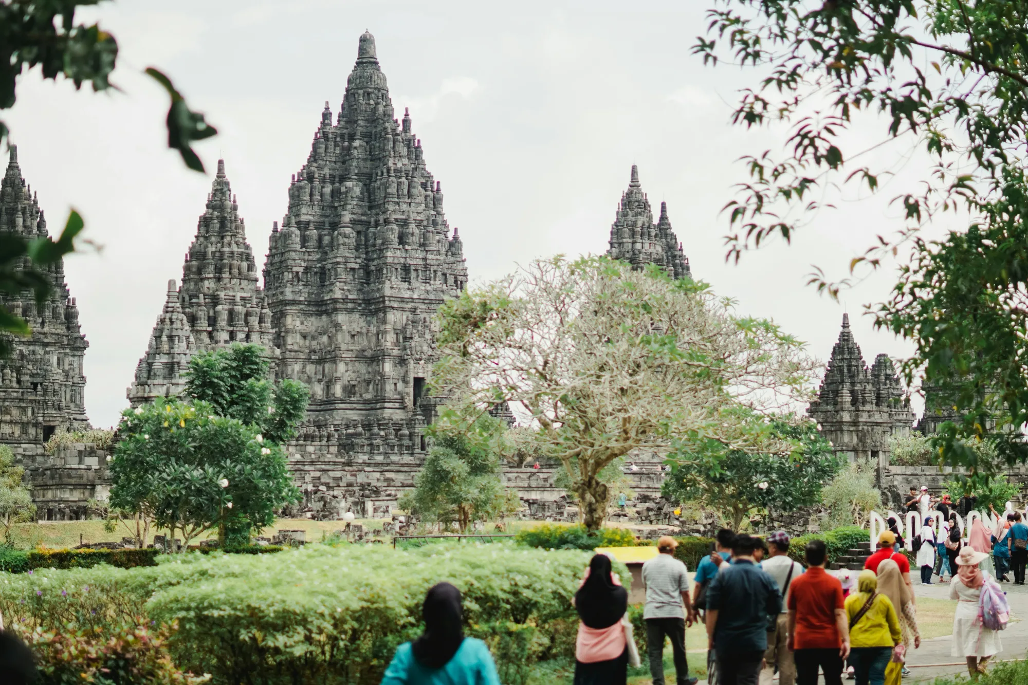 templo de prambanan en Ia guía completa por Indonesia.