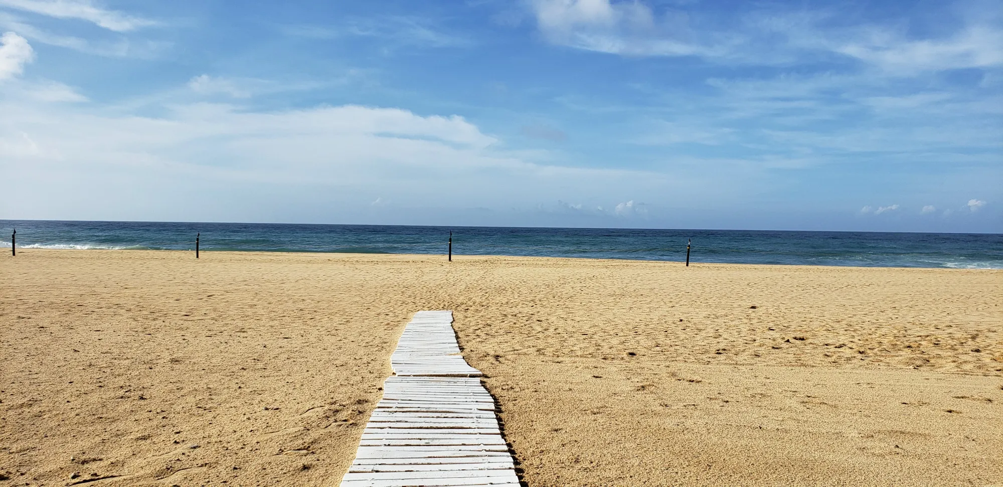 océano pacífico en una playa de Los Cabos en Baja California, México.