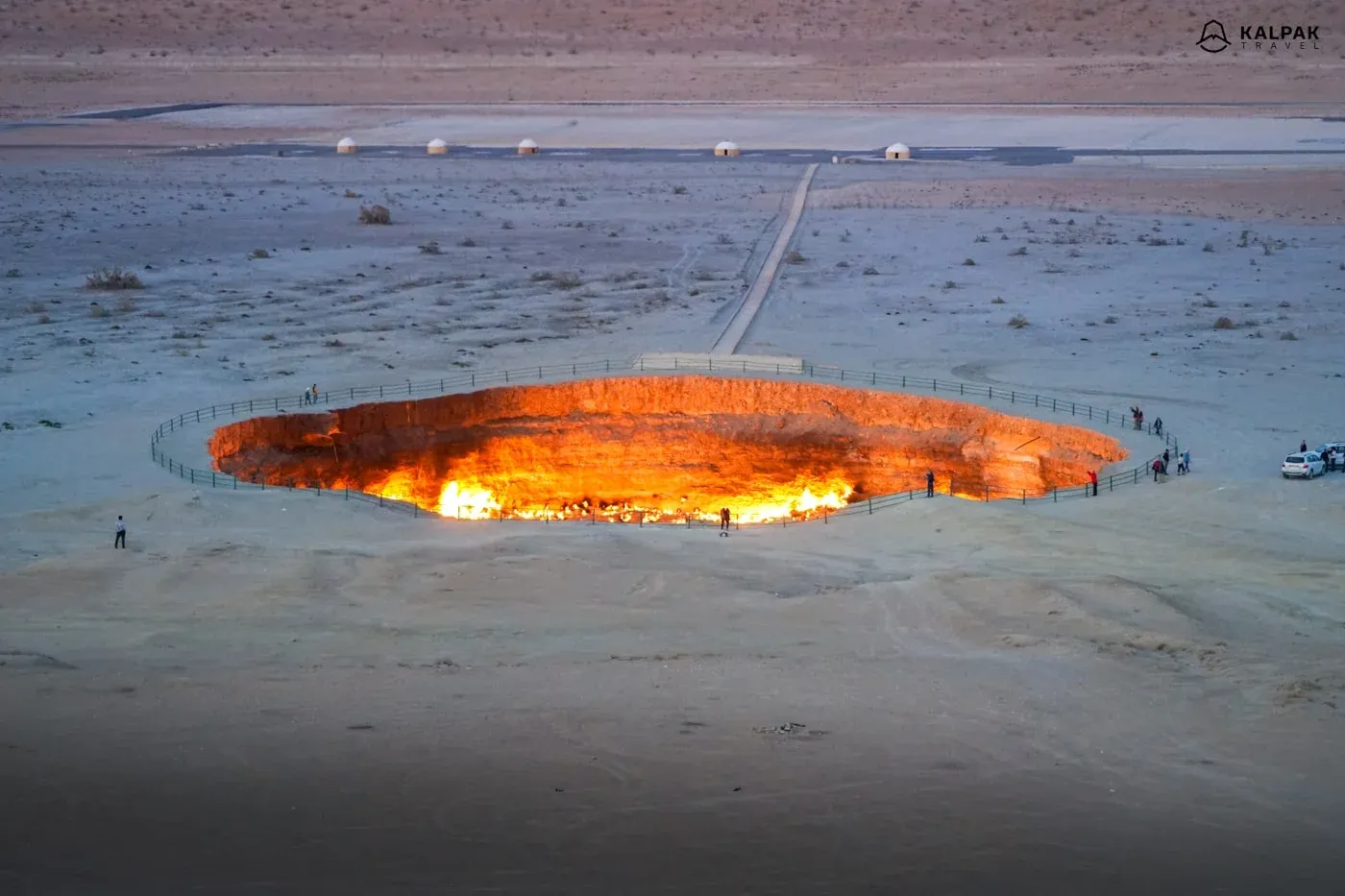 hoyo de las puertas del infierno en turkmenistán.