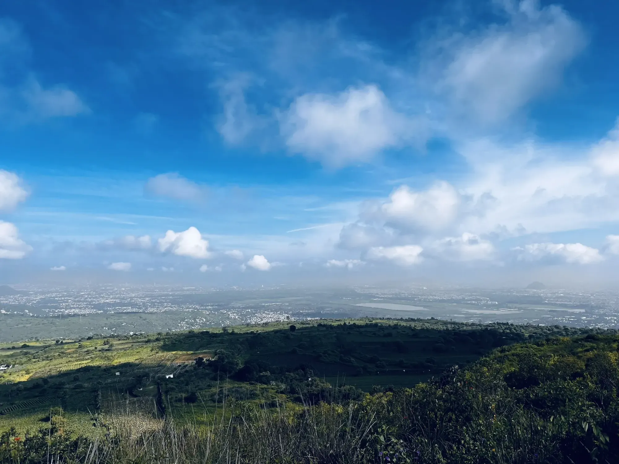 vista panorámica de la CDMX desde la cima del volcán Teuhtli.